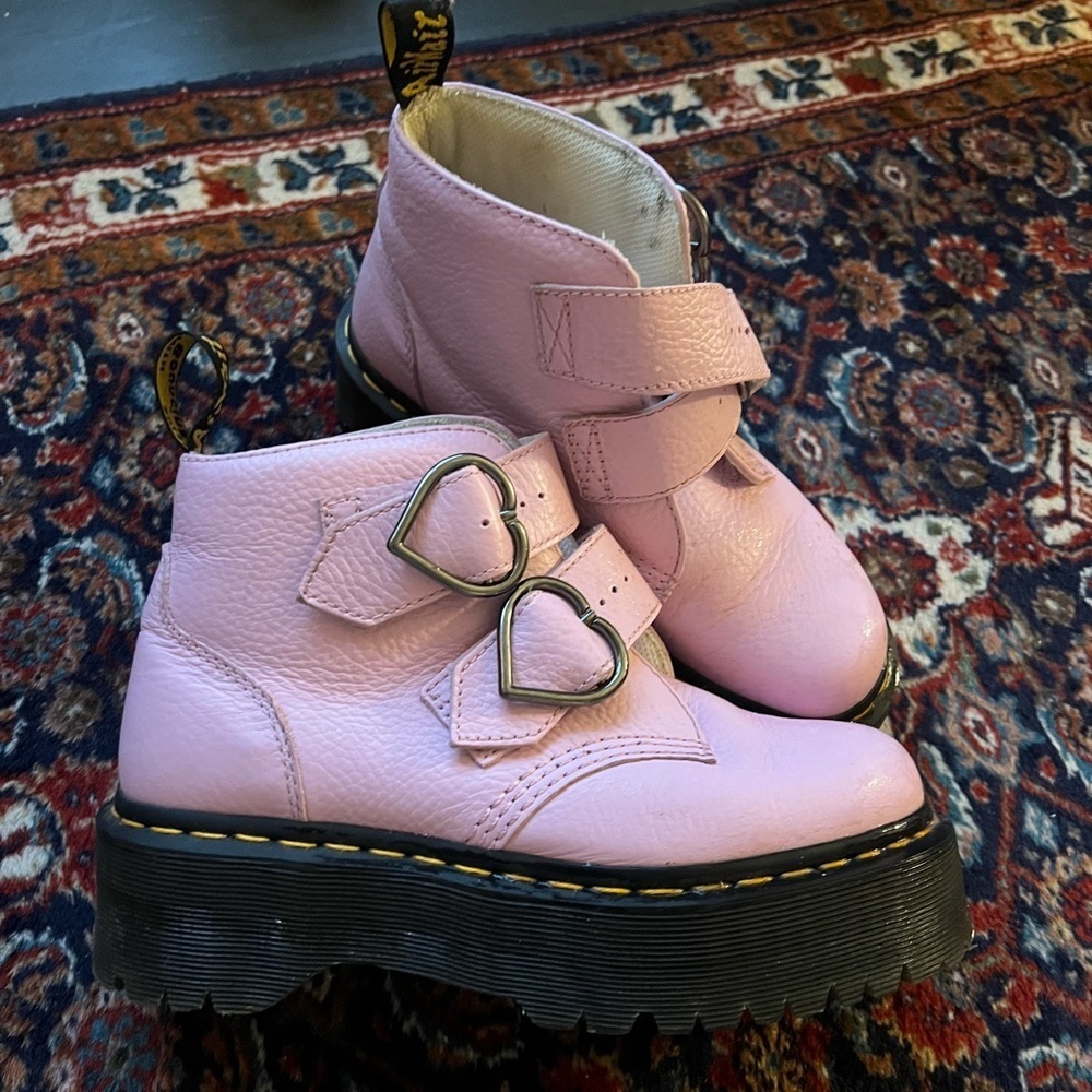 Dr Martens DEVON HEART LEATHER PLATFORM BOOTS, size 7 - Picture 2 of 7